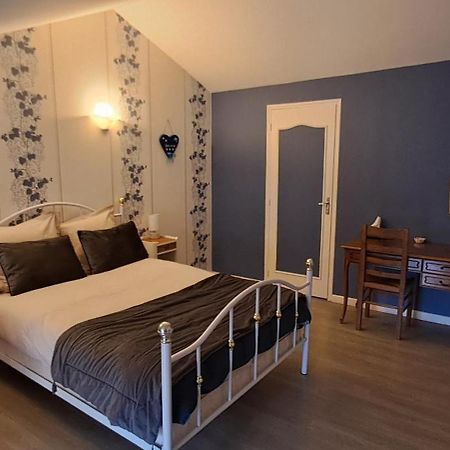 Cour La Dame Chez Beatris Et Christophe Janson Les Grandes-Loges Экстерьер фото